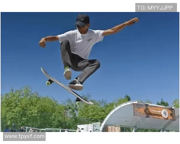 成都滑板队在极限运动世界杯积分榜中以56分稳居第一名引发关注