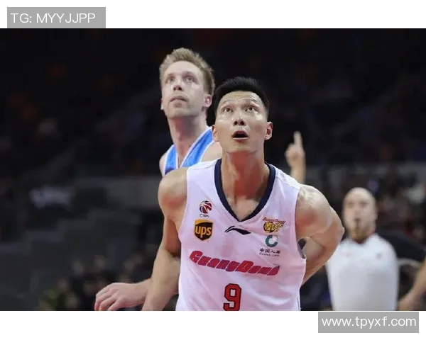 上海篮球队在世锦赛中的默契配合展现团队精神与战术执行力