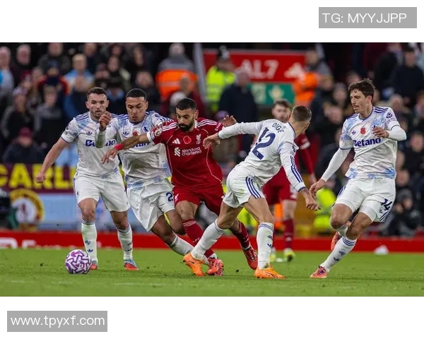 利物浦迎战亚特兰大展现英超豪门风采与意甲劲旅对决的精彩瞬间