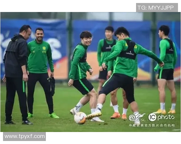 横滨海鸥迎战京都队全力争胜展现球队实力与激情