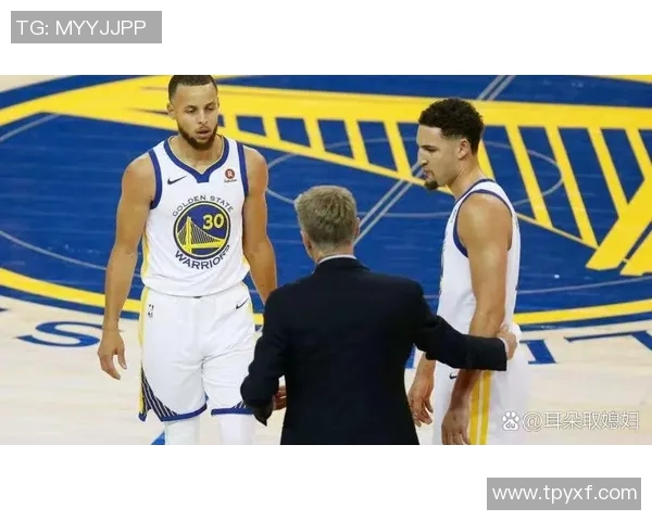 勇士与独行侠中场对决精彩回顾与战术分析