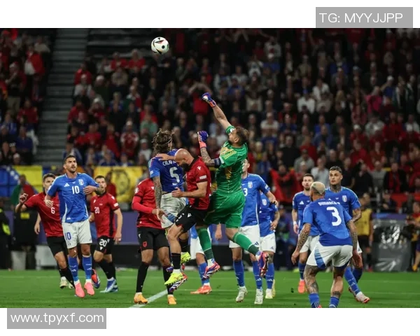 哈肯与卡马亚的激烈对决揭示了足球战术与团队协作的重要性