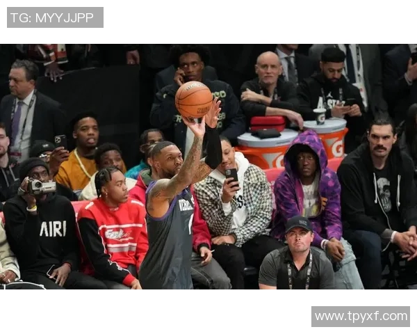 达米安利拉德:从波特兰的传奇到NBA历史的闪耀之星 达米安利拉德:从波特兰的传奇到NBA历史的闪耀之星