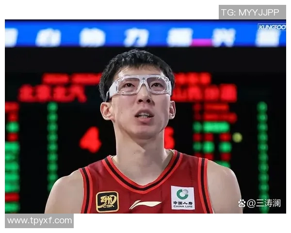 周琦在国际篮球舞台上的崛起与挑战：从青涩球员到顶尖中锋的成长之路